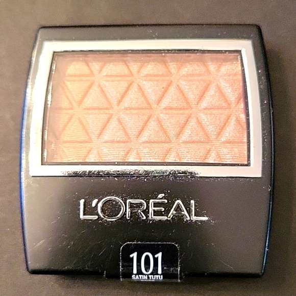 NEW L'Oreal Eye Makeup Bundle, 2 Shadows + 1 Double Eyeliner! - Picture 3 of 9